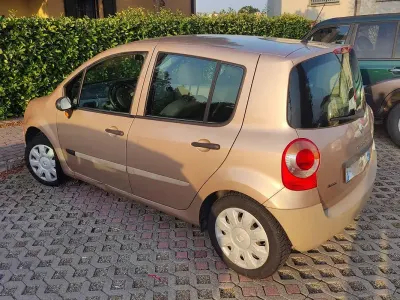 Usata Renault Modus Expression 75 CV (55 kW) 2005 Oro Monovolume