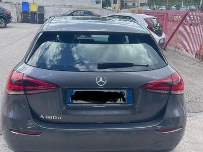 Usata Mercedes A180 Business 116 CV (85 kW) 2019 Grigio Berlina