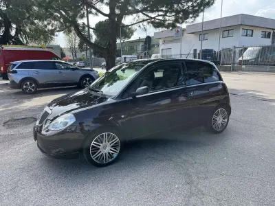 Usata Lancia Ypsilon 95 CV (69 kW) 2009 Utilitaria
