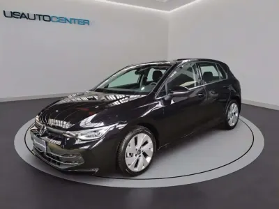 Usata VW Golf VIII Style 150 CV (110 kW) 2025 Grenadill black metallizzato Berlina