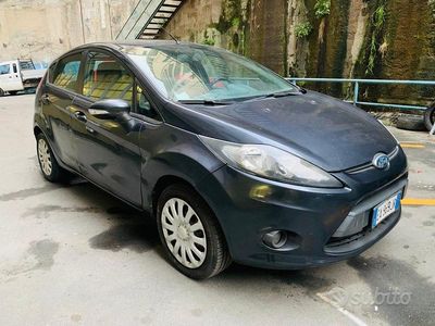 Second-hand Ford Fiesta Titanium 82 CP (60 kW) 2010 Gri Hatchback