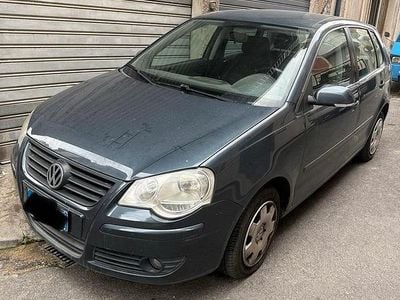 Usata VW Polo Sportline 69 CV (50 kW) 2007 Grigio Utilitaria