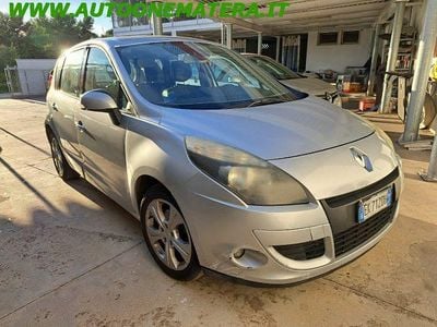 Usata Renault Scénic III 110 CV (80 kW) 2011 Argento Monovolume