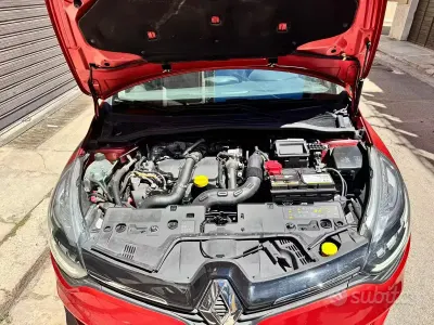 Usata Renault Clio 90 CV (66 kW) 2019 Rosso Station wagon