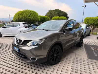 Usata Nissan Qashqai 116 CV (85 kW) 2015 Grigio SUV