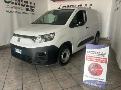 Usata Fiat Doblò 102 CV (75 kW) 2023 Bianco pastello Monovolume