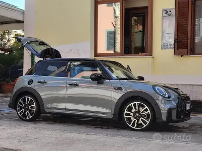Usata Mini John Cooper Works 178 CV (130 kW) 2021 Grigio Utilitaria