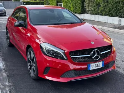 Usata Mercedes A180 109 CV (80 kW) 2018 Rosso Berlina