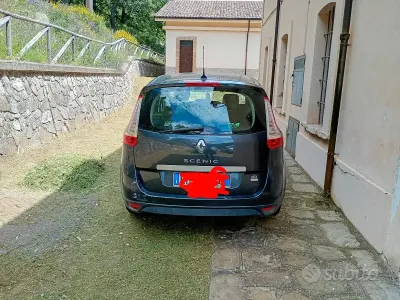 Usata Renault Scénic 110 CV (80 kW) 2011 Nero Monovolume