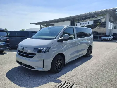 Nuova VW T7 170 CV (125 kW) 2026 Stone grey Furgone