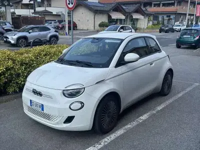 Usata Fiat 500e Action 42 kW (58 CV) 2021 Bianco Utilitaria