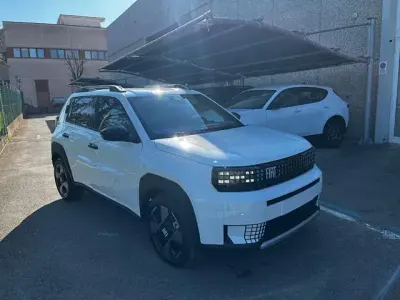 Nuova Fiat Grande Panda La Prima 100 CV (73 kW) 2026 Bianco Utilitaria