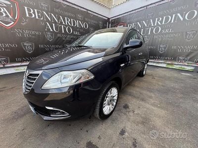 Begagnad Lancia Ypsilon Gold 85 HK (62 kW) 2013 Blå Halvkombi