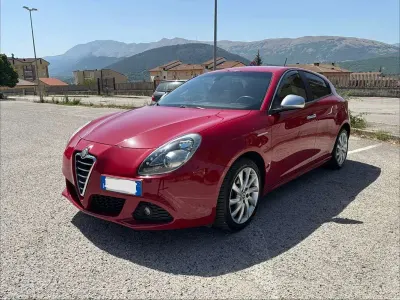 Usata Alfa Romeo Giulietta Distinctive 109 CV (80 kW) 2013 Rosso Utilitaria