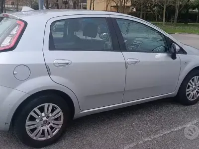 Usata Fiat Grande Punto 65 CV (47 kW) 2014 Grigio Utilitaria