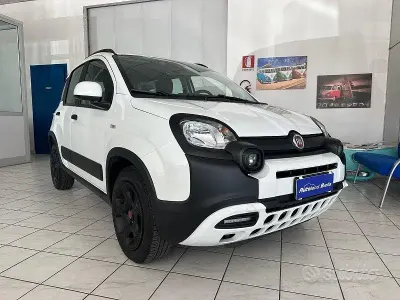 Begagnad Fiat Panda Cross Cross 69 HK (50 kW) 2022 Vit Halvkombi