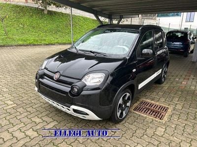 Ny Fiat Panda Cross Cross 69 HK (50 kW) 2025 Svart Halvkombi