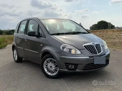Usata Lancia Musa 95 CV (69 kW) 2012 Grigio Monovolume