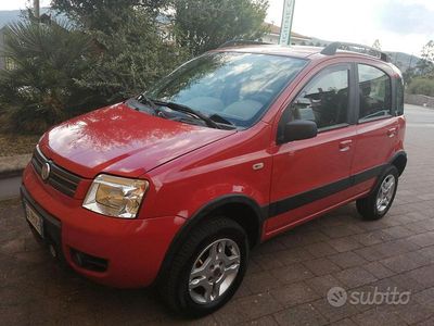Usado Fiat Panda 4x4 69 CV (50 kW) 2006 Rojo Utilitario