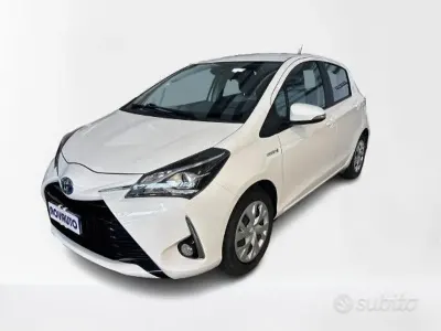 Usata Toyota Yaris Hybrid Business Edition 73 CV (53 kW) 2020 Bianco Berlina