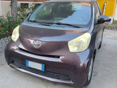 Usata Toyota iQ 68 CV (50 kW) 2009 Lilla Utilitaria