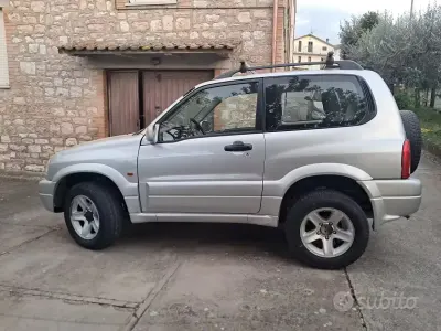 Usata Suzuki Grand Vitara 94 CV (69 kW) 2002 Grigio SUV