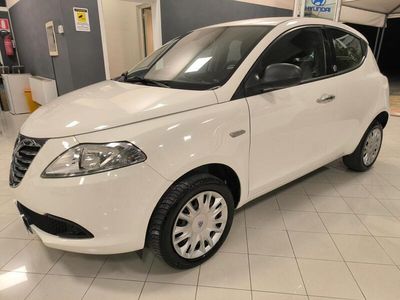 Usata Lancia Ypsilon Silver 85 CV (62 kW) 2013 Bianco Utilitaria
