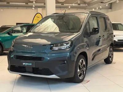 Nuova Fiat Doblò 131 CV (96 kW) 2025 Blu Monovolume