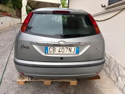 Usata Ford Focus 116 CV (85 kW) 2002 Grigio Berlina