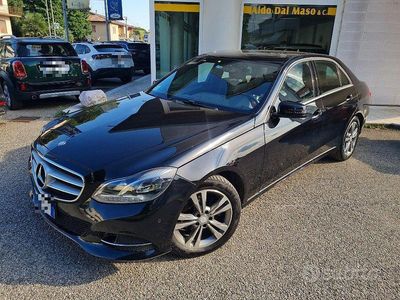 Usata Mercedes E200 Premium 136 CV (100 kW) 2014 Nero pastello Berlina