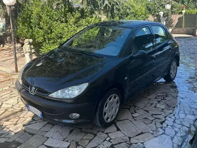Usata Peugeot 206 68 CV (50 kW) 2006 Nero Berlina