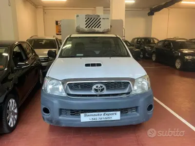 Usata Toyota HiLux 144 CV (105 kW) 2010 Bianco Pick-up