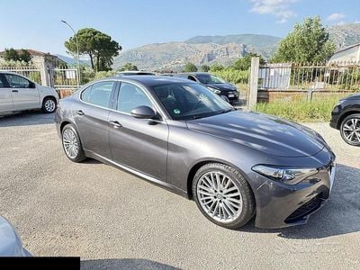 Usata Alfa Romeo Giulia Business 180 CV (132 kW) 2017 Grigio Berlina