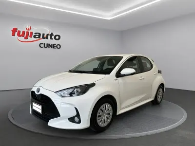 Usata Toyota Yaris Active 116 CV (85 kW) 2022 Super white Utilitaria
