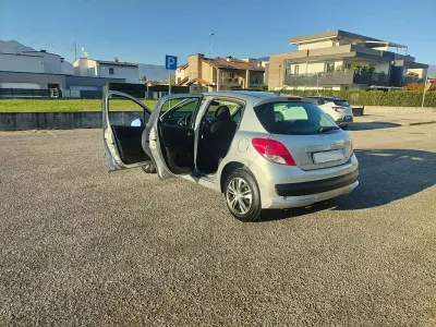 Usata Peugeot 207 73 CV (53 kW) 2009 Grigio Berlina