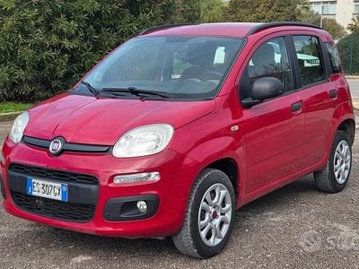Usata Fiat Panda Lounge 80 CV (58 kW) 2013 Rosso Utilitaria