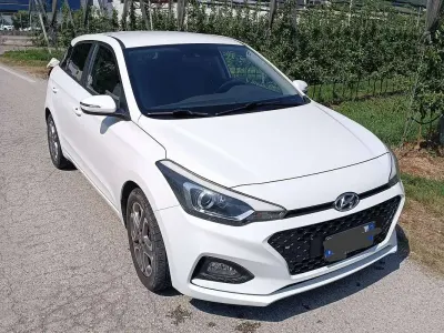 Usata Hyundai i20 Edition 101 CV (74 kW) 2019 Bianco Utilitaria