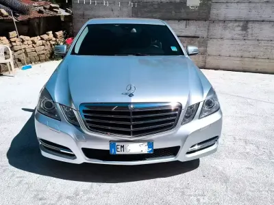 Occasion Mercedes E220 Avantgarde 2012 Gris Berline