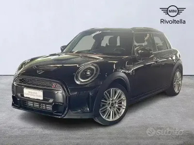 Begagnad Mini Cooper S 178 HK (130 kW) 2023 Svart Halvkombi