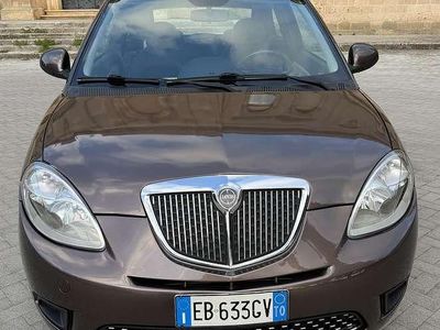 Usata Lancia Ypsilon 75 CV (55 kW) 2010 Marrone Utilitaria