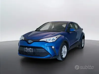 Usata Toyota C-HR Active 122 CV (89 kW) 2022 Blu SUV