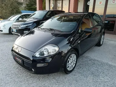 Usata Fiat Punto Lounge 95 CV (69 kW) 2018 Blu Utilitaria