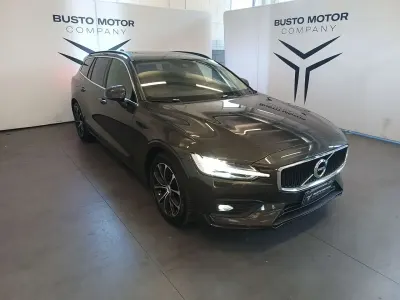 Usata Volvo V60 Business Edition 197 CV (144 kW) 2022 Grigio Station wagon