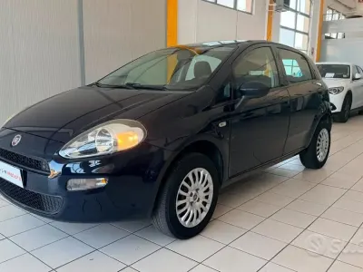 Occasion Fiat Punto Lounge 77 ch (56 kW) 2017 Noir Citadine
