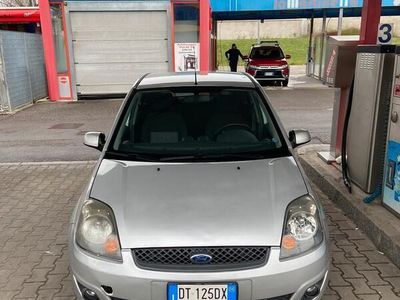 usata Ford Fiesta 1.4 TDCI 68 cv NEOPATENTATI