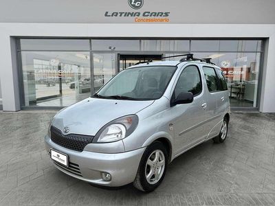 Usata Toyota Yaris Verso Sol 75 CV (55 kW) 2002 Argento Monovolume