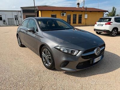 Usata Mercedes A180 Executive 116 CV (85 kW) 2019 Grigio Berlina