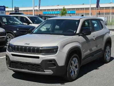 Usata Jeep Avenger Altitude 101 CV (74 kW) 2025 Beige SUV