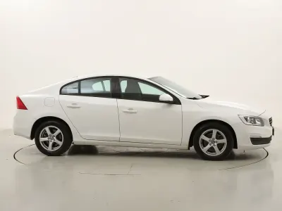 Usata Volvo S60 Kinetic 190 CV (139 kW) 2018 Biancobianco Berlina