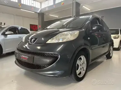 Gebraucht Peugeot 107 68 PS (50 kW) 2007 Schwarz Kleinwagen